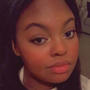 Meet your Posher, D.queen-catherine